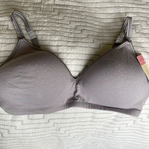 34C nursing bra, tags on. Never worn.